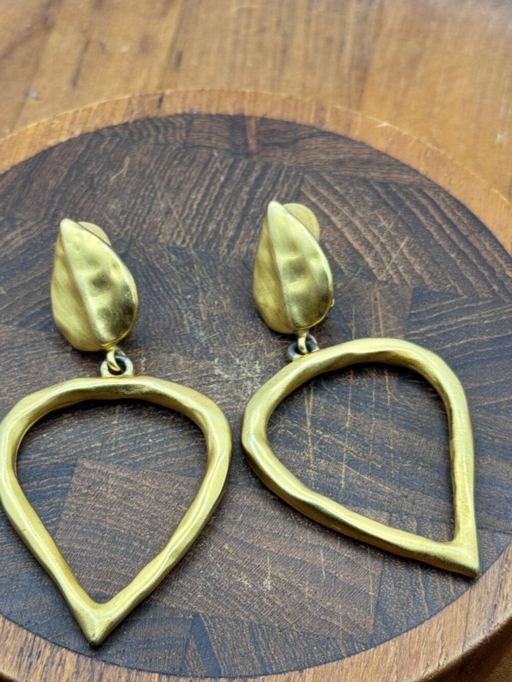 Givenchy Earrings Gold Tone Teardrop Dangle Clip On Vintage 2.5 Statement - Picture 3 of 7